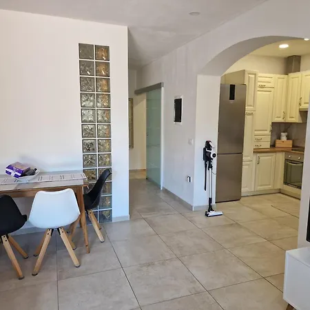 Apartma Na Razgledni Poti アンカラン